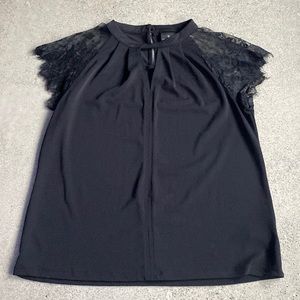 Worthington Lace Shoulder Black Polyester Tee. Size PS